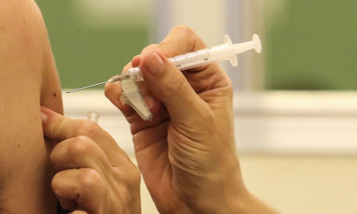 OMS ALERTA PARA AUMENTO DE CASOS DE COVID E SURGIMENTO DE VARIANTES MAIS AGRESSIVAS