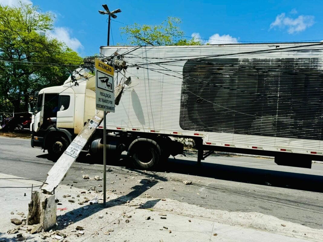 EM NOVE MESES, RN REGISTRA 246 ACIDENTES ENVOLVENDO CAMINHÕES E REDE ELÉTRICA