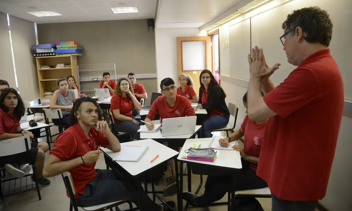 PÉ-DE-MEIA: PAGAMENTO A ESTUDANTES COMEÇA NESTA SEGUNDA-FEIRA (28)