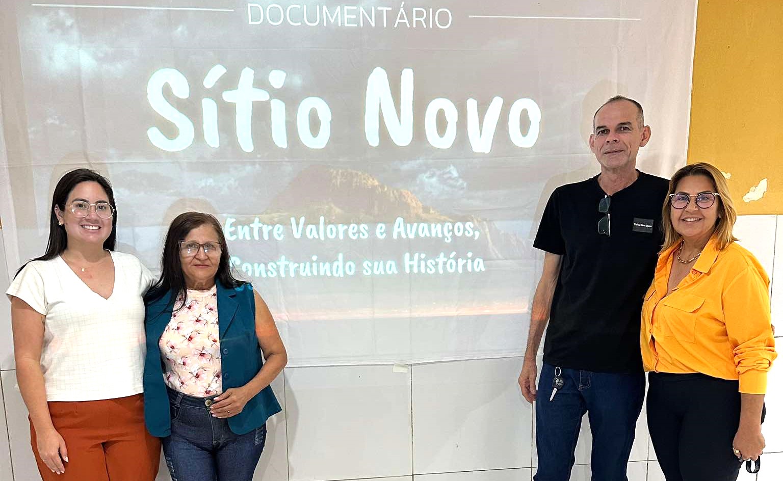 PREFEITA ANDREZZA BRASIL PRESTIGIA NOITE DE LANÇAMENTO DO DOCUMENTÁRIO DA HISTÓRIA DE SÍTIO NOVO-RN