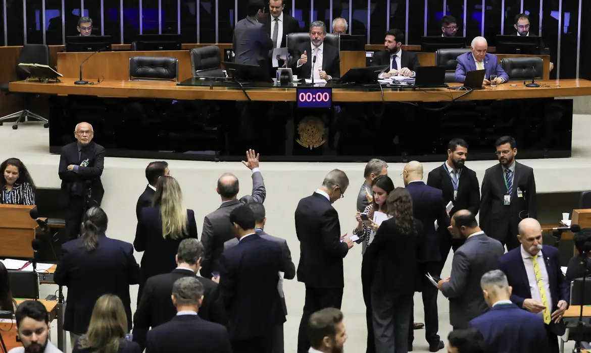CÂMARA DOS DEPUTADOS APROVA TEXTO FINAL DE PROJETO QUE MUDA AS REGRAS PARA EMENDAS