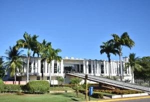 JUSTIÇA ORDENA GOVERNO DO RN A PAGAR 13º SALÁRIO DE SERVIDORES AINDA EM DEZEMBRO