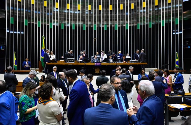 CONGRESSO APROVA LDO COM SALÁRIO MÍNIMO DE R$ 1.502 E PREVÊ DÉFICIT DE ATÉ R$ 31 BILHÕES NAS CONTAS PÚBLICAS