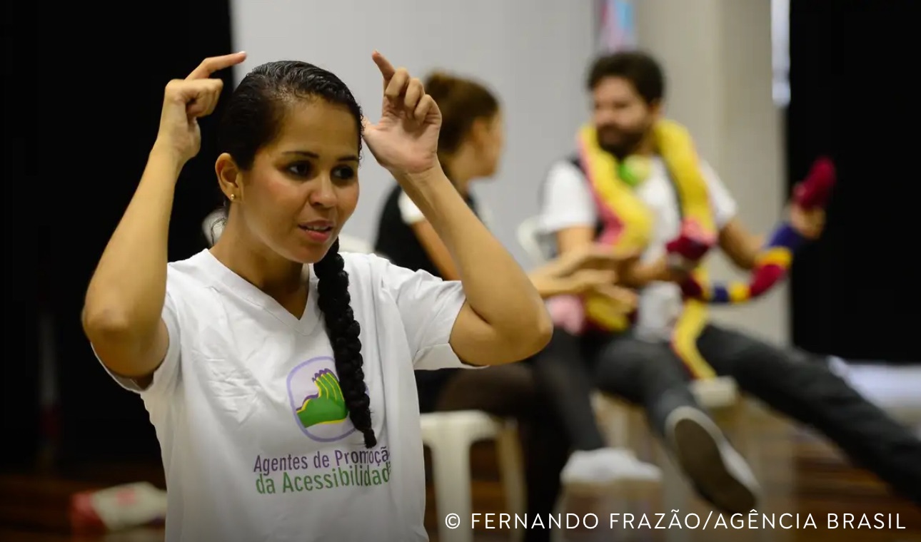 ACESSIBILIDADE AMPLIA INCLUSÃO DE PESSOAS COM DEFICIÊNCIA