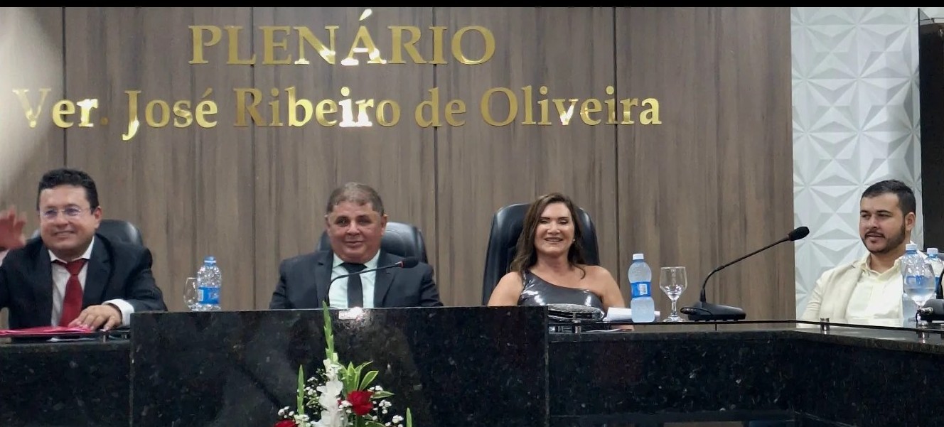 NILSON BERNARDO É ELEITO PRESIDENTE DA CÂMARA E EMPOSSA JÚNIOR MACHANTE PREFEITO DE VERA CRUZ