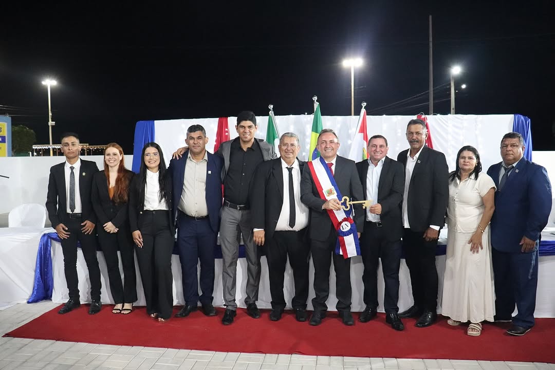 NILDO GALDINO E IVANALDO LOTÉRIO SÃO EMPOSSADOS PREFEITO E VICE-PREFEITO DE LAGOA DE VELHOS