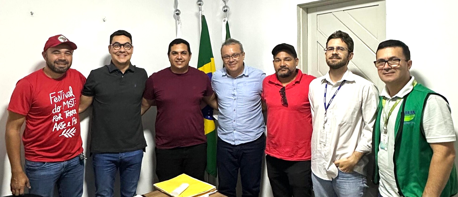 JOVEM PREFEITO DE PUREZA, RICARDO BRITO RECEBE  REPRESENTANTES DA AGRICULTURA FAMILIAR PARA DISCUTIR MELHORIAS NO SETOR