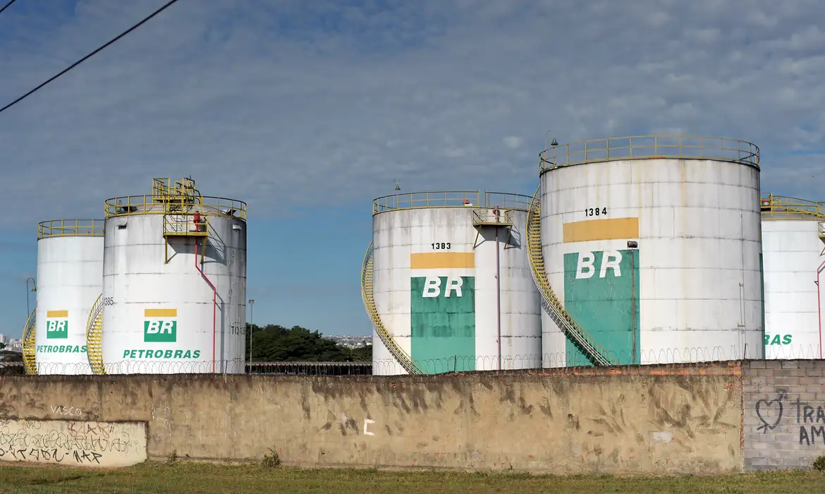 PETROBRAS REAJUSTA PREÇO DO DIESEL EM R$0,22 ÀS DISTRIBUIDORAS