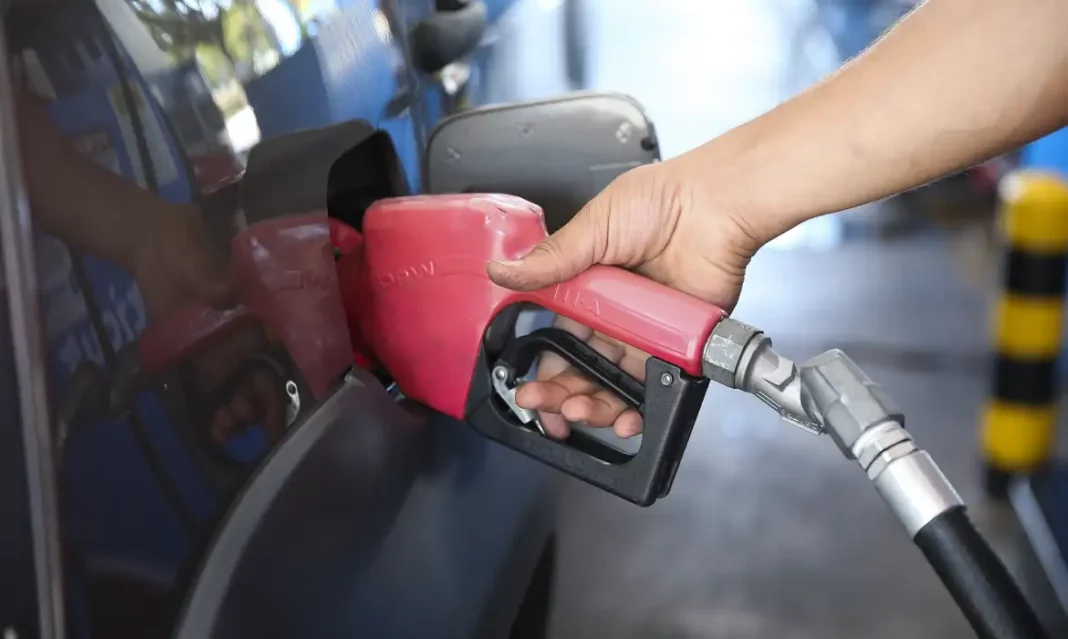PREÇOS DA GASOLINA E DO DIESEL SOBEM NA REFINARIA DO RN; CONFIRA