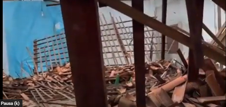 VÍDEO: TETO DE IGREJA DESABA EM CANGUARETAMA