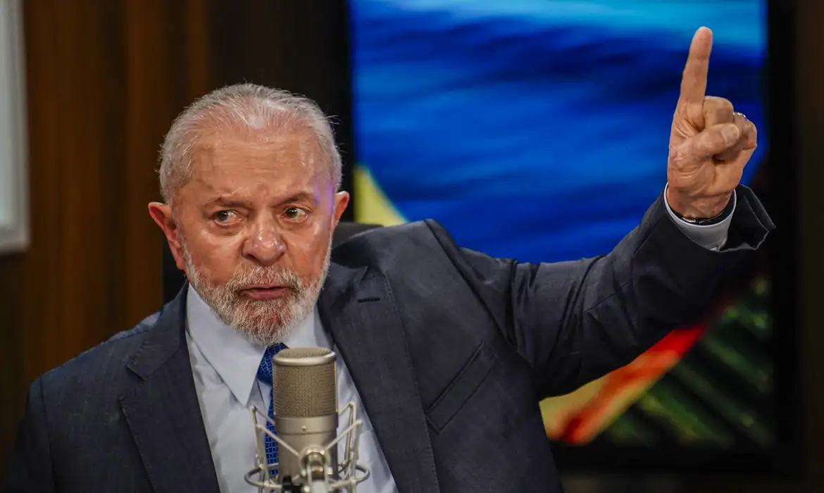 LULA ANUNCIA PARCELA DO PÉ-DE-MEIA E AMPLIAÇÃO DO FAMÁRCIA POPULAR