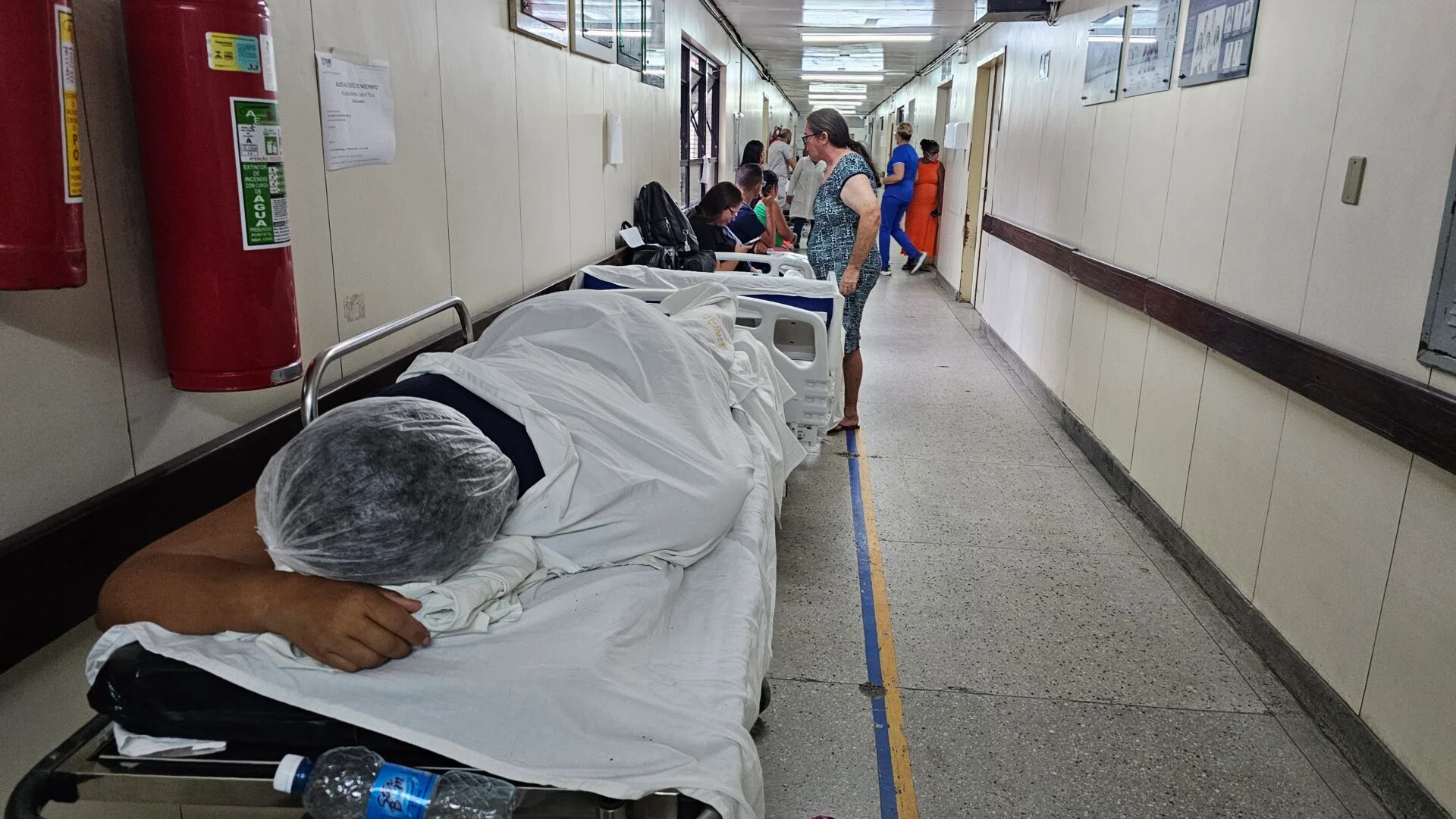 APÓS BARREIRA ORTOPÉDICA, WALFREDO GURGEL VOLTA A TER PACIENTES NOS CORREDORES