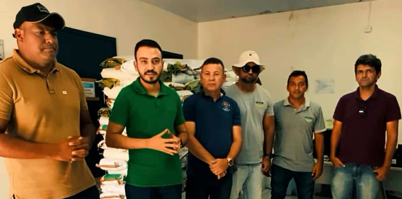 PREFEITURA DE SANTO ANTÔNIO E EMATER FAZEM PARCERIA PARA DISTRIBUIÇÃO DE SEMENTES PARA AGRICULTORES