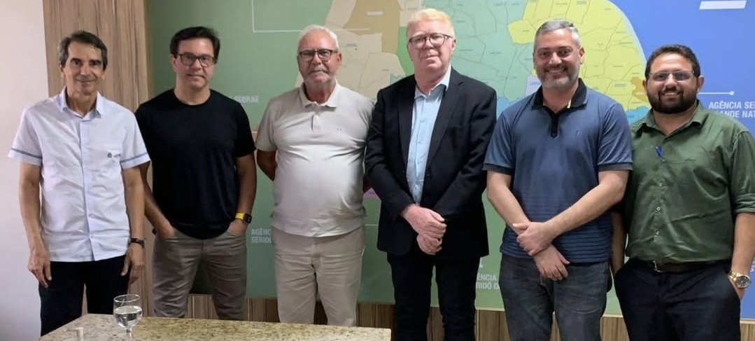 PREFEITO AUGUSTO ALVES SE REÚNE COM DEPUTADO UBALDO E SEBRAE PARA FORTALECER ECONOMIA DE TANGARÁ