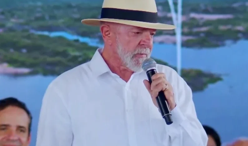 PAÍS ESTAVA ACÉFALO DURANTE GOVERNO BOLSONARO, DIZ LULA