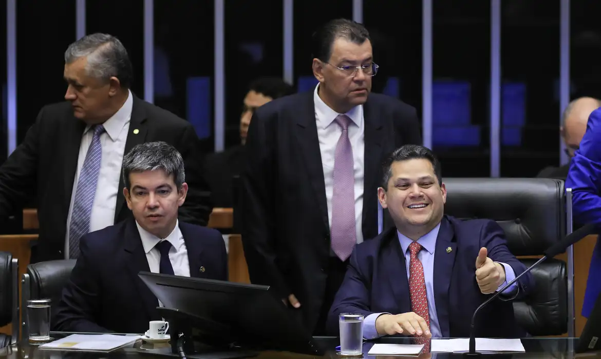 ORÇAMENTO DE 2025 É APROVADO PELO CONGRESSO NACIONAL