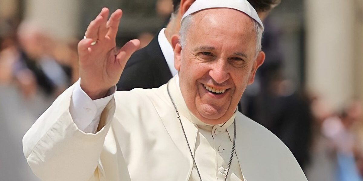 INTERNADO, PAPA FRANCISCO INICIA PROCESSO DE REFORMAS NA IGREJA CATÓLICA