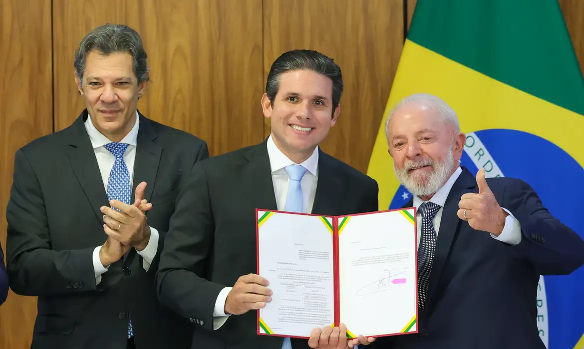 ENTENDA COMO SERÁ ISENÇÃO DO IR PARA QUEM GANHA ATÉ R$ 5 MIL