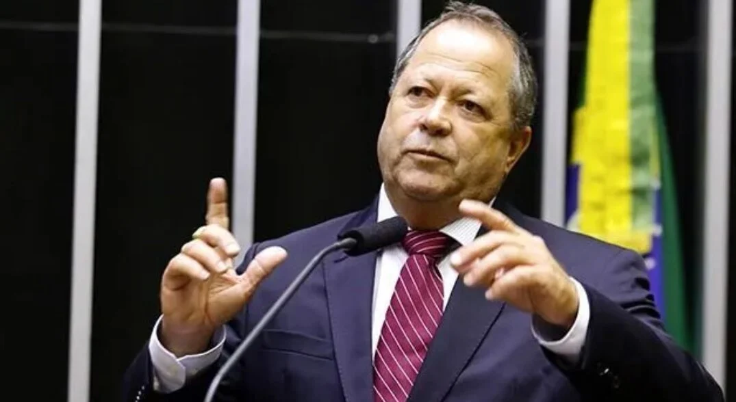 MESA DA CÂMARA DOS DEPUTADOS DECLARA PERDA DE MANDATO DE CHIQUINHO BRAZÃO