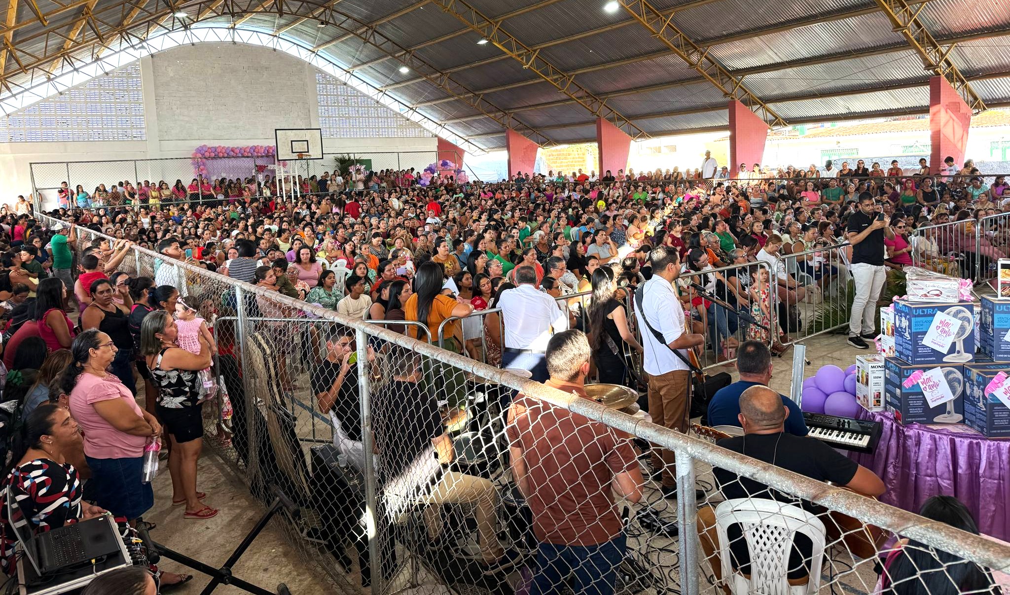 GESTÃO RAULISON RIBEIRO REALIZA A MAIOR FESTA DAS MÃES DA HISTÓRIA DE SANTO ANTÔNIO