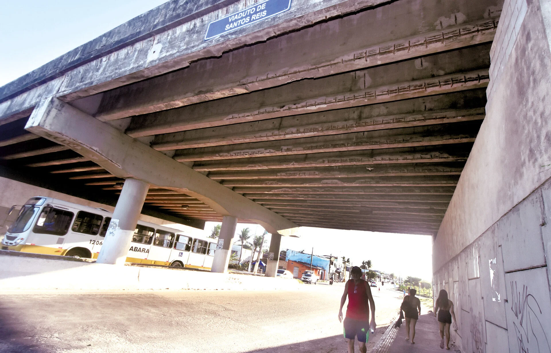 EM NATAL, VIADULTOS TÊM FALHAS NA ESTRUTURA E AGUARDAM MANUTENÇÃO