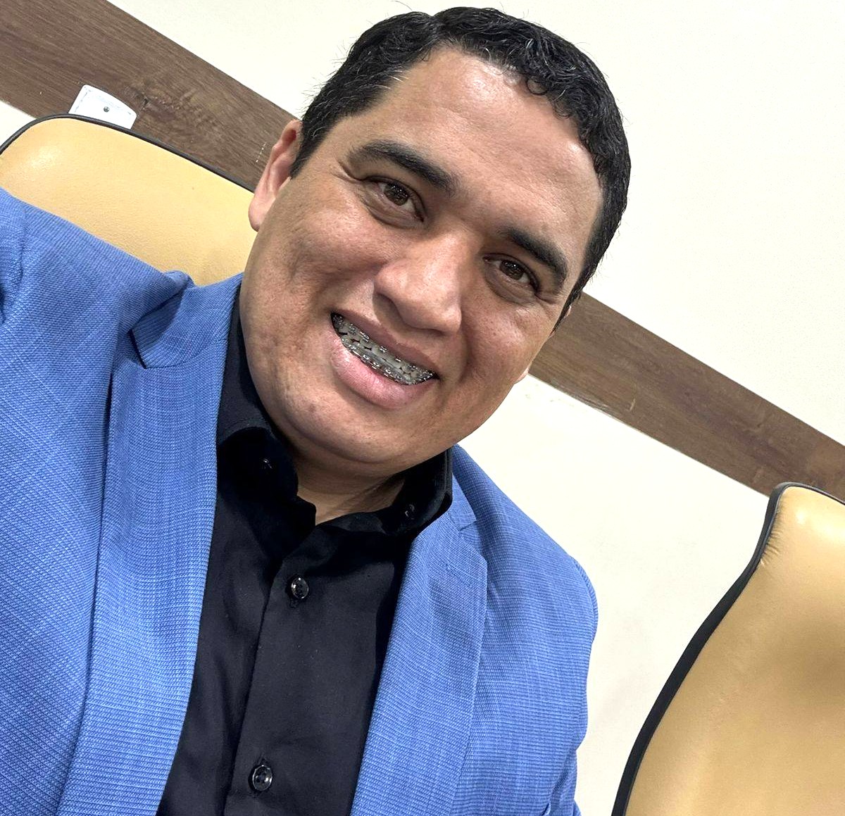 VEREADOR GILIARD FAZ INDICAÇÃO REQUERENDO LISTA DE VEÍCULOS DO MUNICÍPIO, MAS BANCADA DO PREFEITO VOTA CONTRA EM NOVA CRUZ