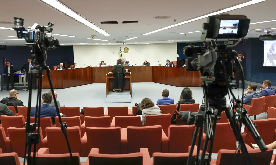 POR UNANIMIDADE, STF TORNA MAIS SETE RÉUS POR TRAMA GOLPISTA
