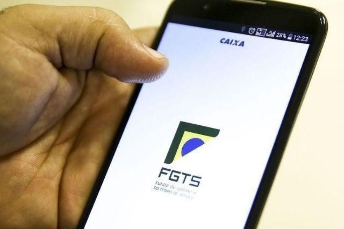 NASCIDOS EM MAIO JÁ PODEM RECEBER SAQUE-ANIVERSÁRIO DO FGTS