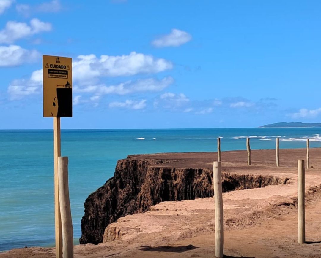 CHAPADÃO DE PIPA: PREFEITURA DE TIBAU DO SUL INICIA CONTENÇÃO DE FALÉSIAS