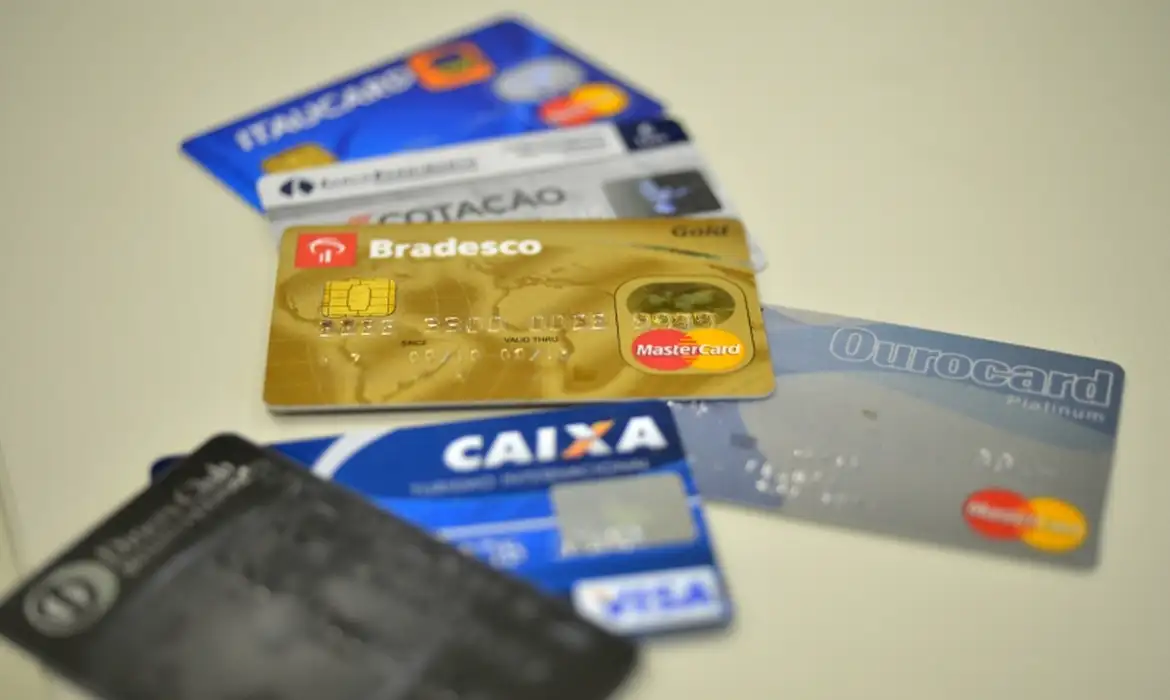 GOLPES FINANCEIROS AFETAM 15 MILHÕES DE BRASILEIROS