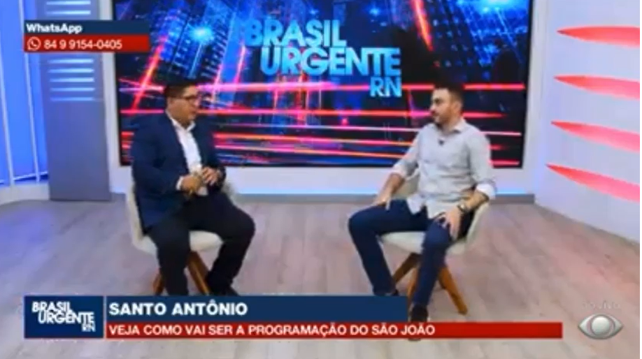 EM PROGRAMA DE TV, PREFEITO RAULISON ANUNCIA 1ª ATRAÇÃO PARA O SÃO PEDRO DO POVÃO 2025, EM SANTO ANTÔNIO
