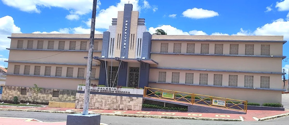 DISPENSAS DE LICITAÇÃO PARA SAÚDE COM MAIS DE R$ 3 MILHÕES E PARA LIXO EM QUASE R$ 1 MILHÃO DA PREFEITURA DE NOVA CRUZ