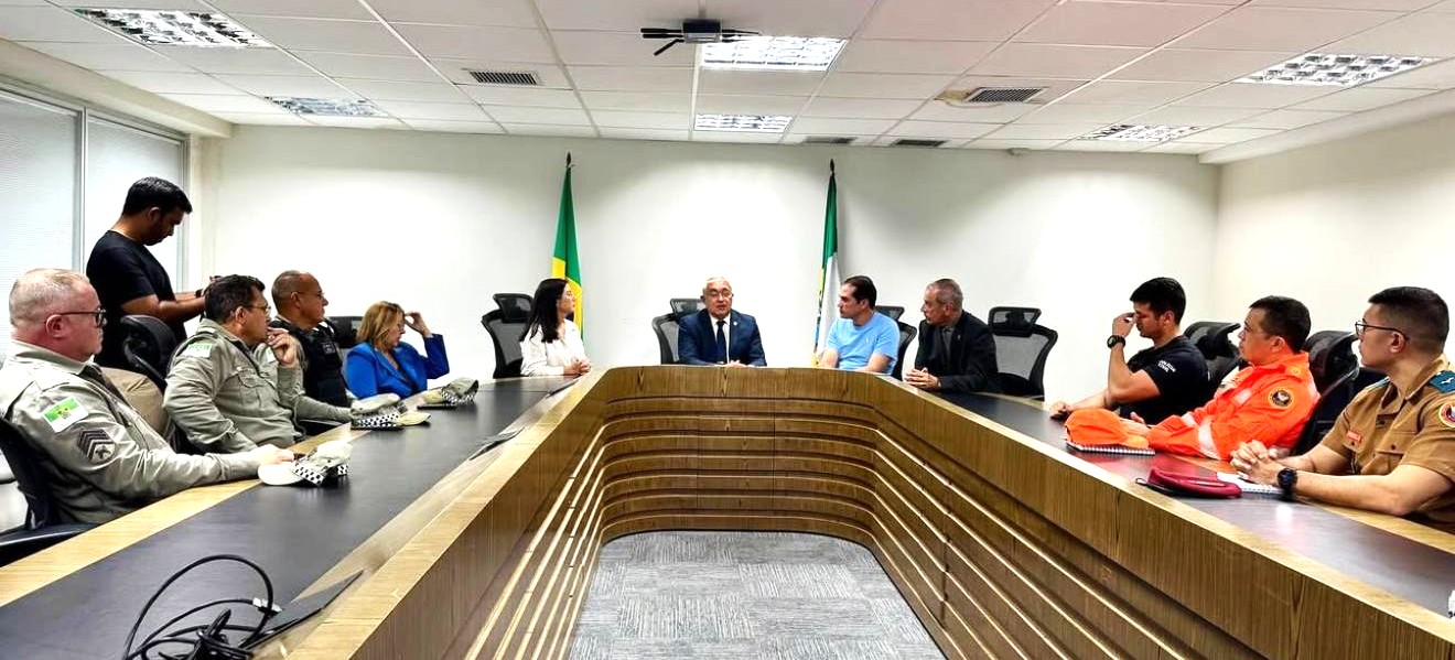 PREFEITA ANDREZZA BRASIL SE REÚNE COM FORÇAS DE SEGURANÇA DO ESTADO E GARANTE APOIO PARA O 4º GASTROFEST DE SÍTIO NOVO