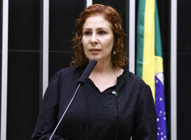 DETIDA EM ROMA, CARLA ZAMBELLI IRÁ DEPOR NA ITÁLIA NESTA SEXTA-FEIRA (1º)