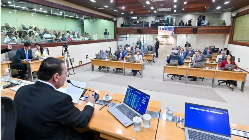 ASSEMBLEIA APROVA REGRA QUE OBRIGA GOVERNO FÁTIMA A PAGAR METADE DAS EMENDAS DE 2026 ANTES DA ELEIÇÃO
