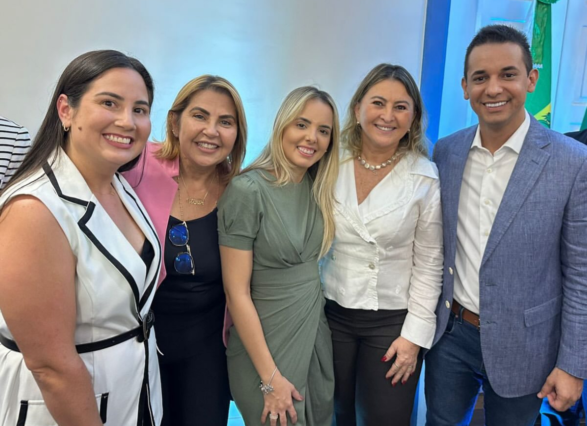 PREFEITA ANDREZZA BRASIL PRESTIGIA POSSE DE SHIRLEY TARGINO EM MOSSORÓ