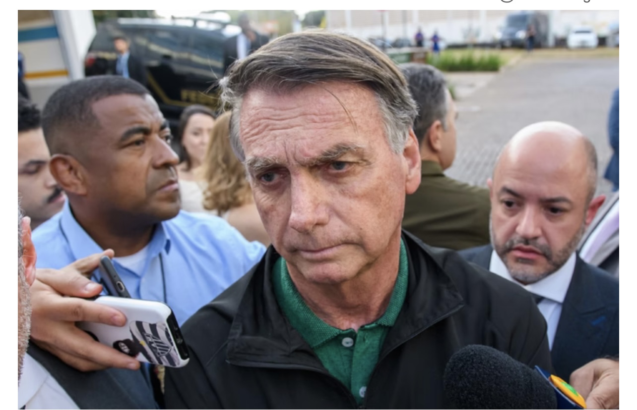 PENDRIVE ACHADO EM BANHEIRO DE BOLSONARO TEM CONTEÚDO IRRELEVANTE, DIZ PF