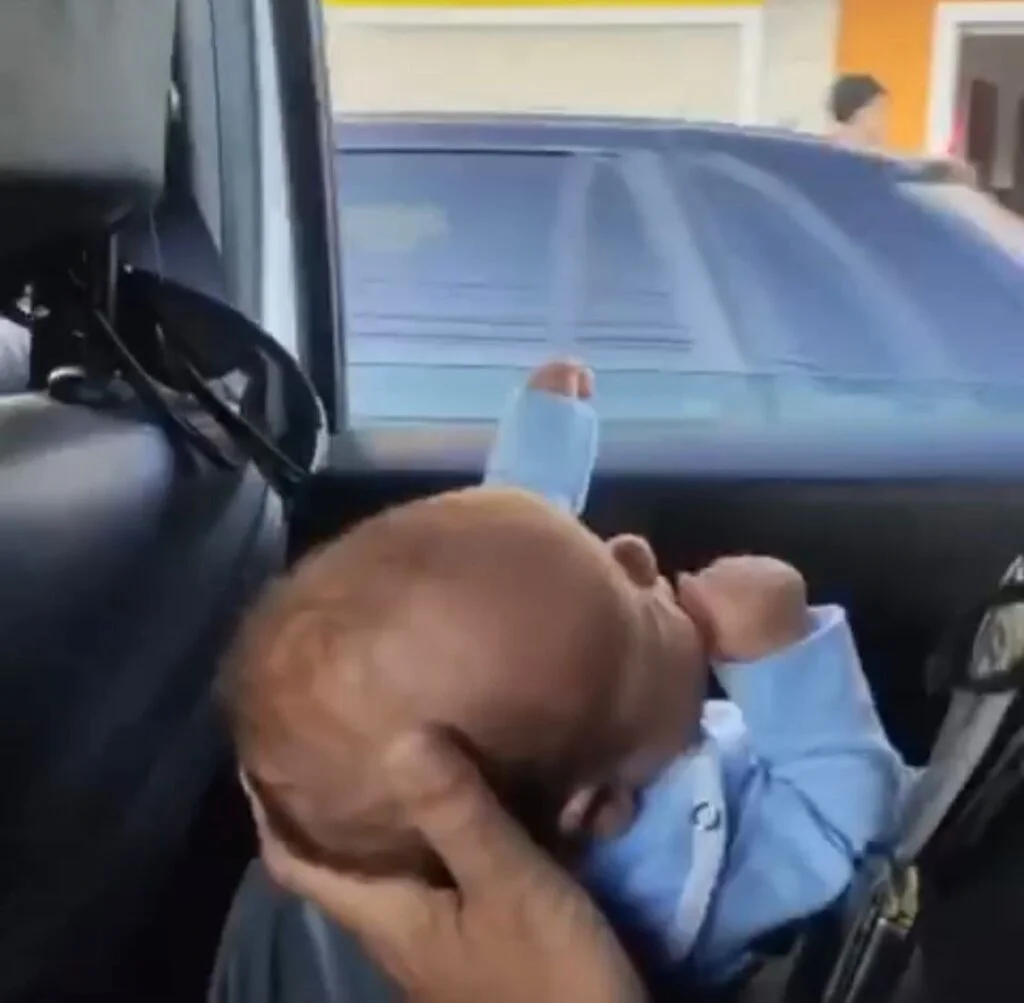 VÍDEO: POLICIAIS MILITARES SALVAM BEBÊ ENGASGADO NA ZONA NORTE DE NATAL