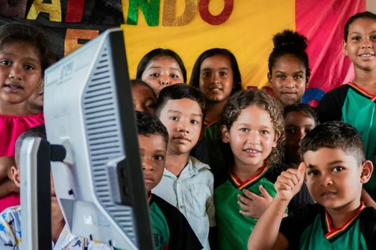 RN CHEGA A 78,4% DE ESCOLAS CONECTADAS À INTERNET