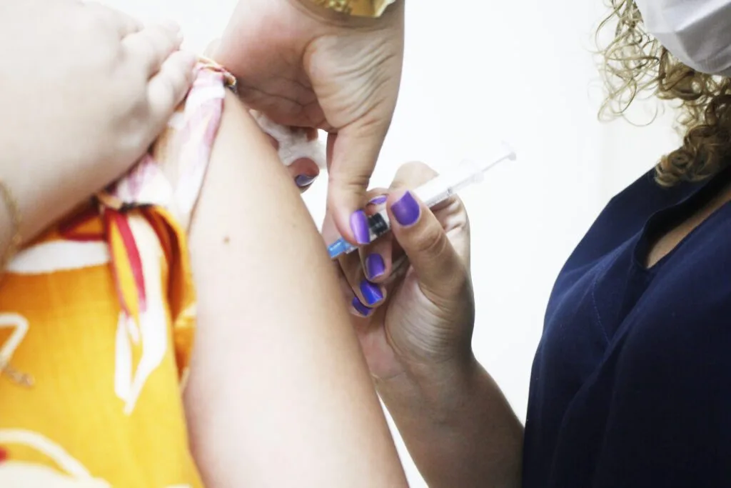 VACINA DO HPV AVANÇA NO PÚBLICO-ALVO, MAS PRECISA RESGATAR MAIS VELHOS
