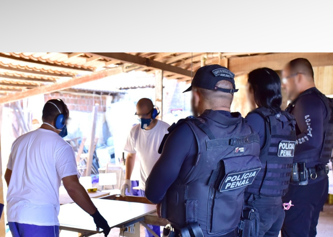 SISTEMA PENITENCIÁRIO REFORMA MÓVEIS ESCOLARES DA REDE ESTADUAL DE ENSINO