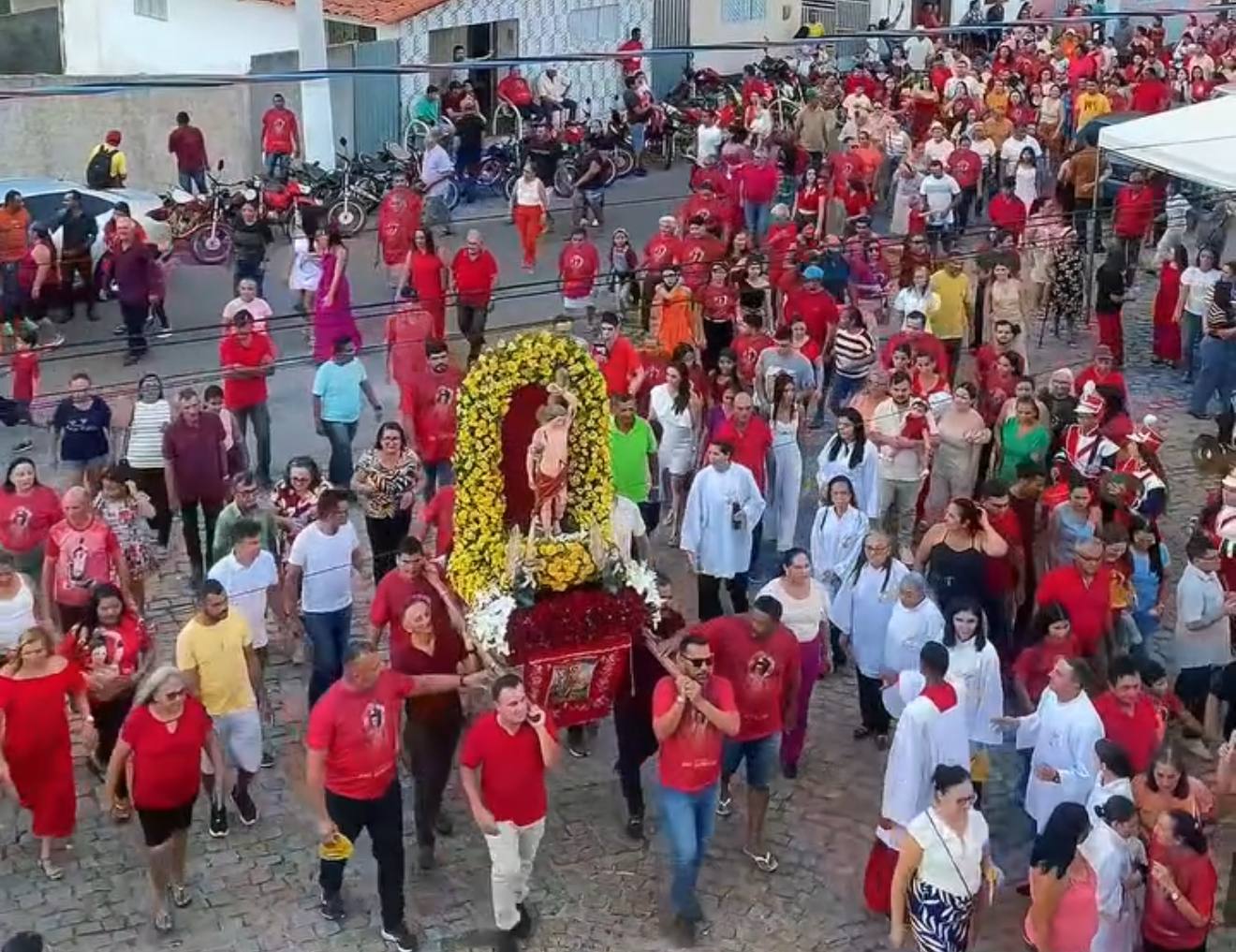 PREFEITA ANDREZZA BRASIL SANCIONA LEI QUE RECONHECE A FESTA DE SÃO SEBASTIÃO PATRIMÔNIO  CULTURAL E RELIGIOSO DE SÍTIO NOVO/RN