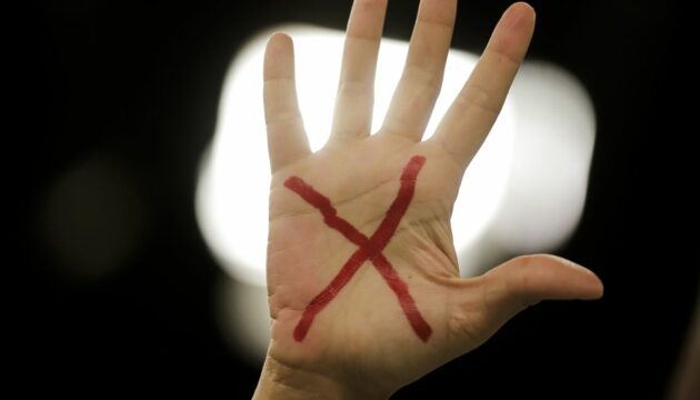 VIOLÊNCIA DIGITAL CONTRA MULHERES ATINGE NÍVEIS ALARMANTES