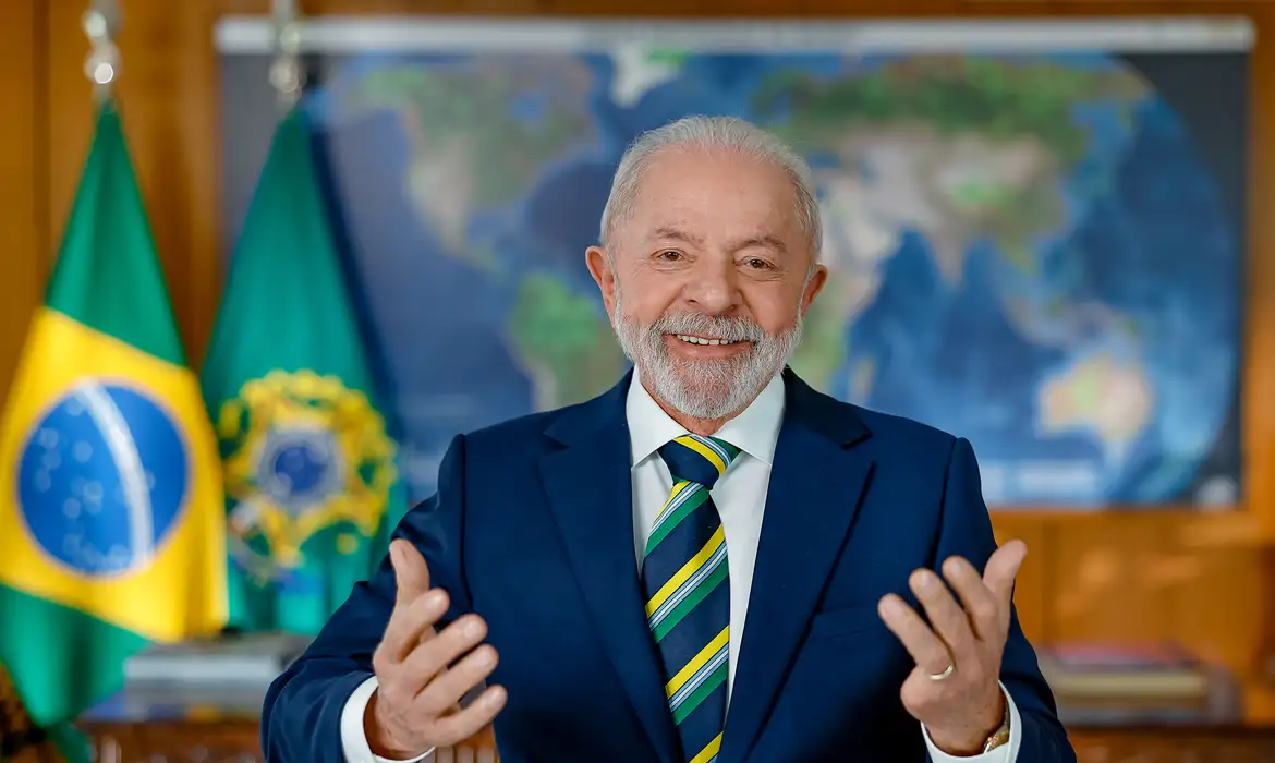 LULA EXALTA SOBERANIA E DEFESA DO POVO EM REDE DO 7 DE SETEMBRO