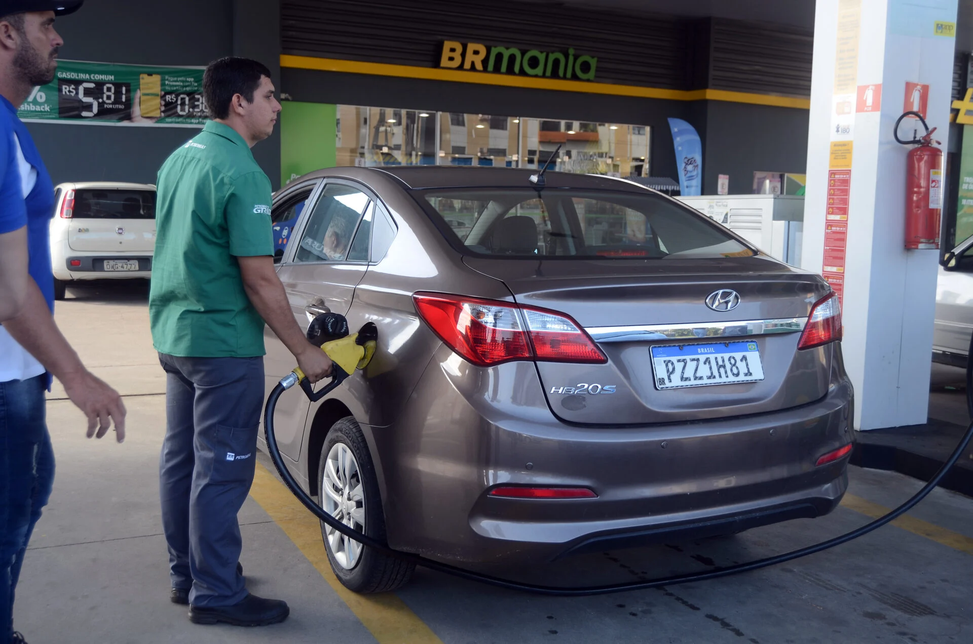 ICMS EM GASOLINA E ETANOL SOBE R$ 0,10 POR LITRO A PARTIR DE JANEIRO; NO DIESEL, SOBE R$ 0,05