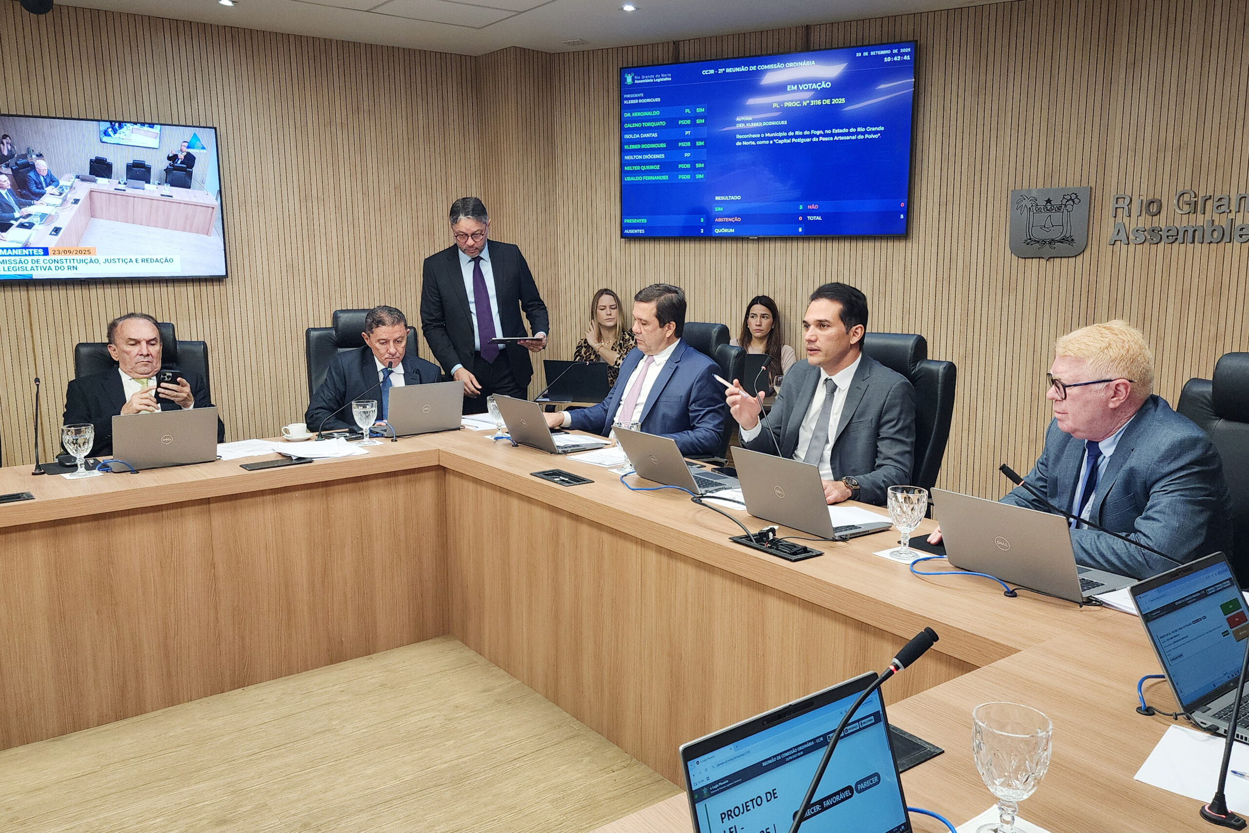 CCJ DA ALRN APROVA POLÍTICA ESTADUAL DE PREVENÇÃO E COMBATE À ADULTIZAÇÃO INFANTIL