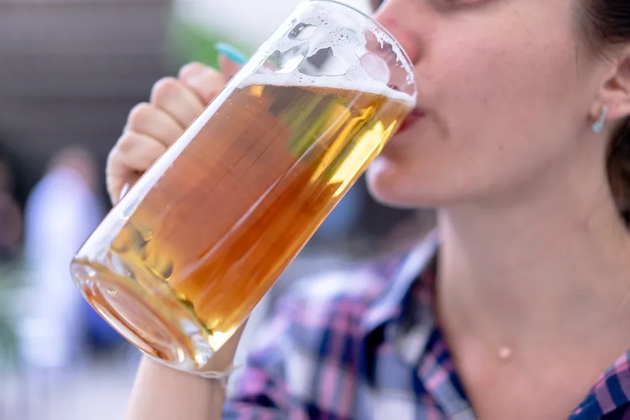 4 PESSOAS SÃO HOSPITALIZADAS POR HORA NO PAÍS POR ALCOOLISMO