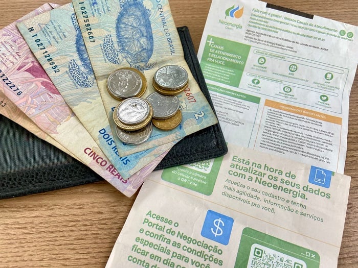 ANEEL REDUZ BANDEIRA  PARA VERMELHA 1 NA CONTA DE ENERGIA EM OUTUBRO