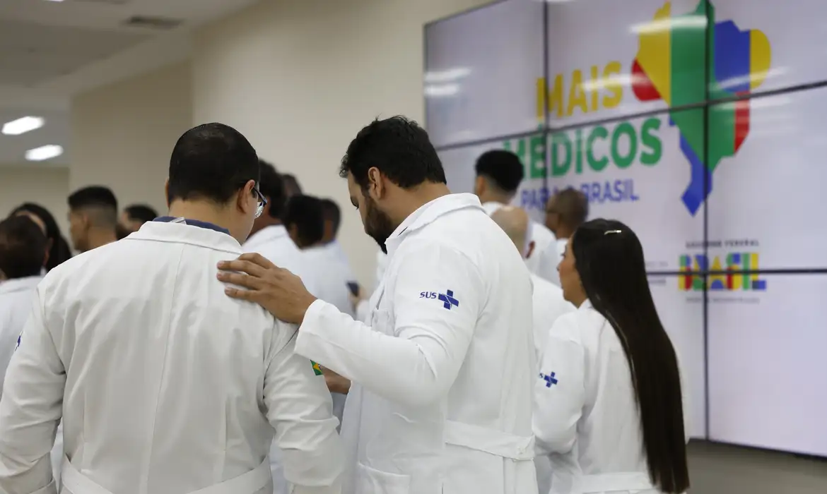 ESTUDANTES DE BAIXA RENDA DE CURSO DE MEDICINA TERÃO AJUDA DO GOVERNO FEDERAL