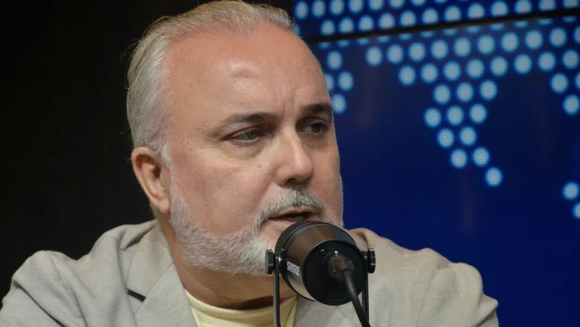 JEAN PAUL PRATES CONFIRMA SAÍDA DO PT E NEGOCIA FILIAÇÃO ATÉ COM PARTIDOS DO ‘CENTRÃO’: “VOU-ME EMBORA”